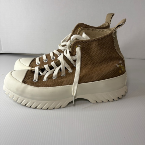 Converse Chuck Taylor All Star Lugged 2.0 Hi Shoe Womens 10 Sand Dune Floral - Picture 5 of 9